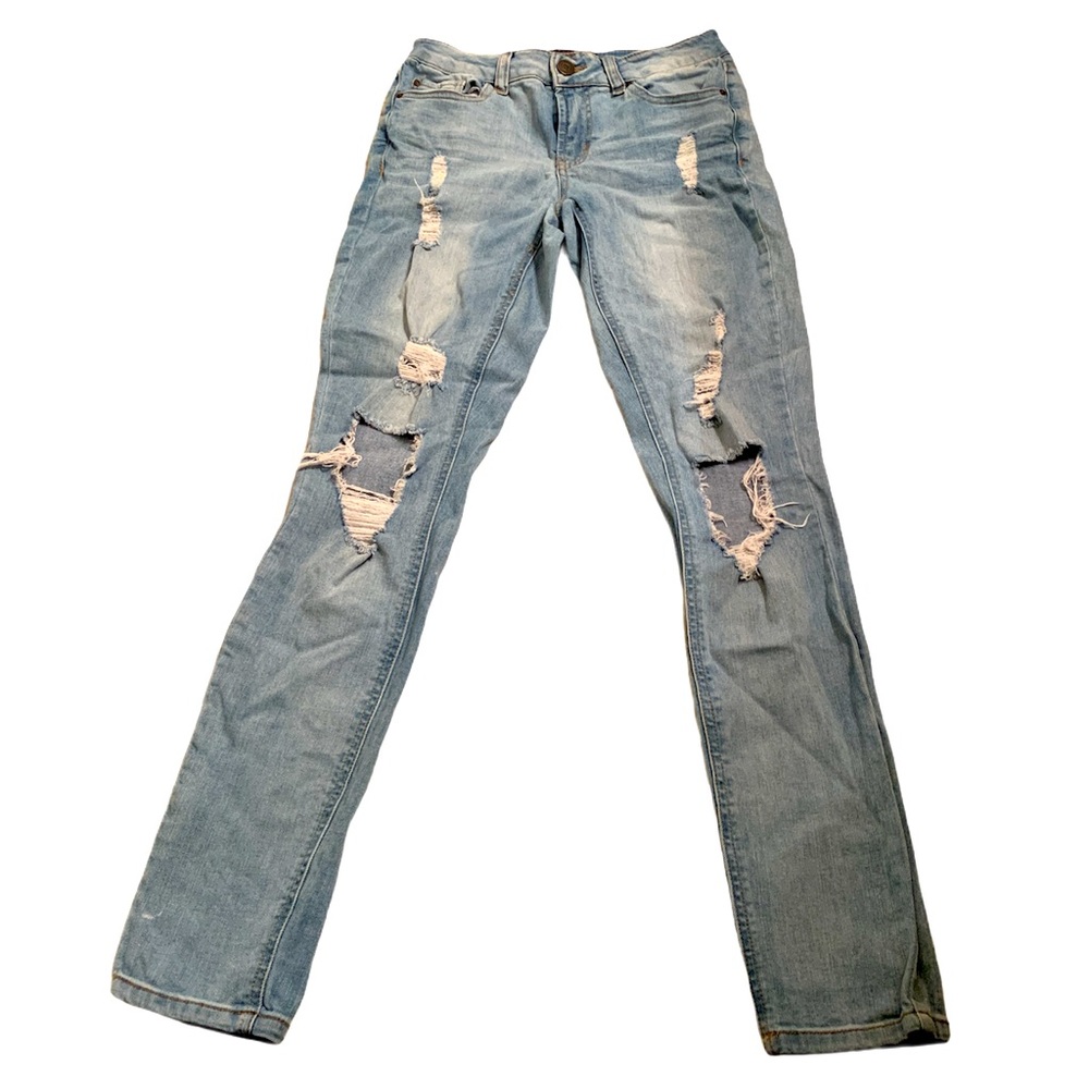 Refuge Juniors Size 0 Distressed Jeans